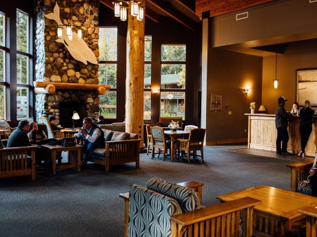Seward Windsong Lodge - Lobby Main Lodge