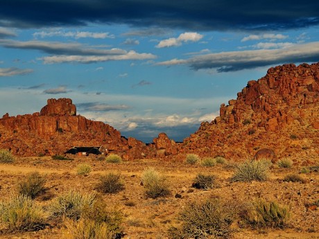 Felsige Wüstenlandschaft Namibias