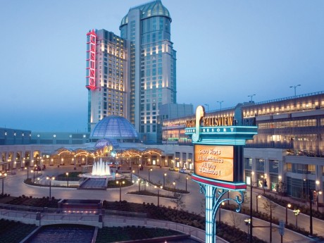 Hilton Fallsview Hotel & Suites