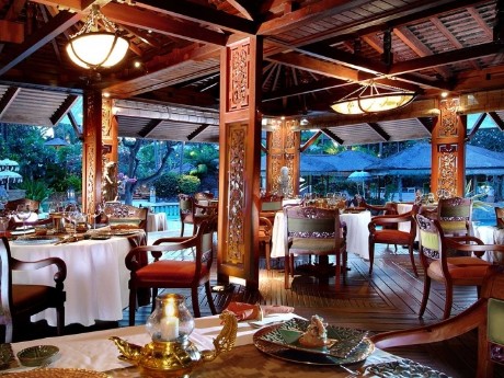 Nusa Dua Beach Hotel, Restaurant