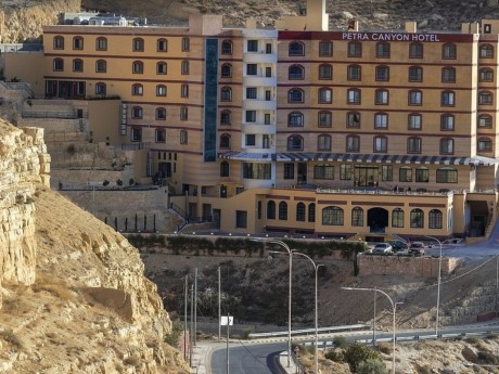 Petra Canyon Hotel Aussenansicht