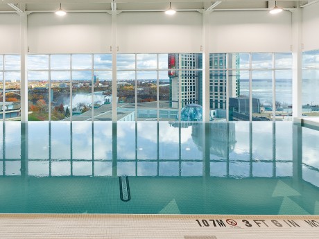 Hilton Fallsview Hotel & Suites