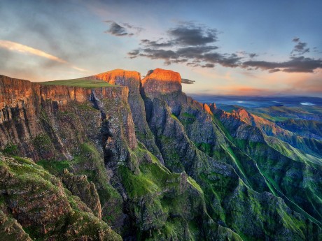Südafrika_Drakensberge_Amphitheater_shut