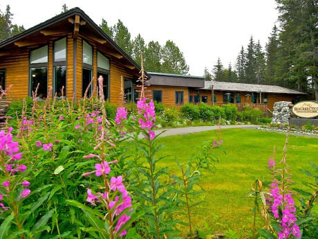 Seward Windsong Lodge - Main Lodge exter