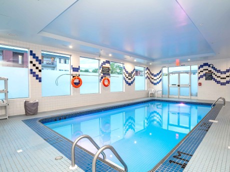 Sandman Hotel & Suites Regina - pool