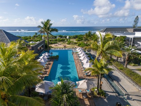 Pool mit Meer, Anantara Iko