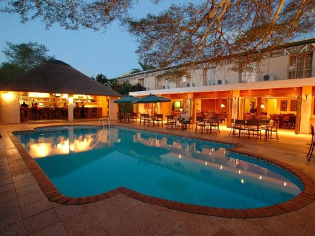 ANEW Hluhluwe_Südafrika_Evening Pool