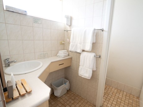 Hospitality Inn Geraldton_Bad