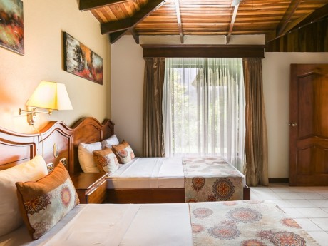 Arenal Paraiso Bed