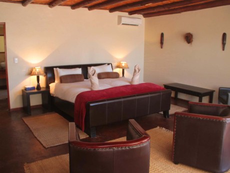 Intu Afrika Zebra Kalahari Lodge_Namibia