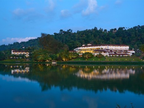 cinnamon citadel-hotel-exterior 2