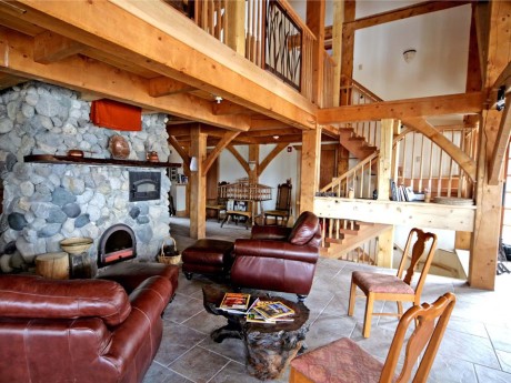 The Lodge at Black Rapids - Lobby