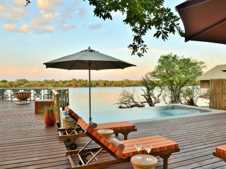 Jackalberry Lodge Poolbereich