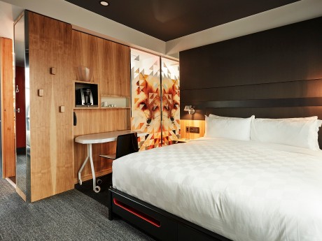ALT Hotel Calgary East Village - 1 Kingb