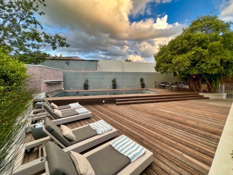 Windhoek Luxury Suites Poolbereich