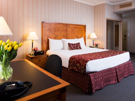 Lord Elgin Hotel Classic Room