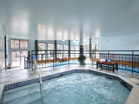 Tonquin Inn