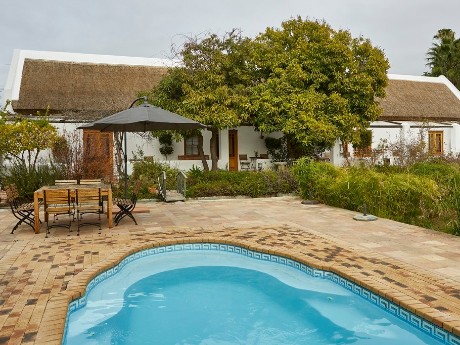 Yellow Aloe Guest House Pool