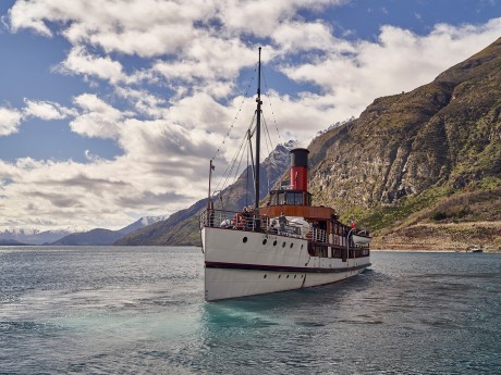 RealNZ_Neuseeland_TSS Earnslaw_Walter Pe
