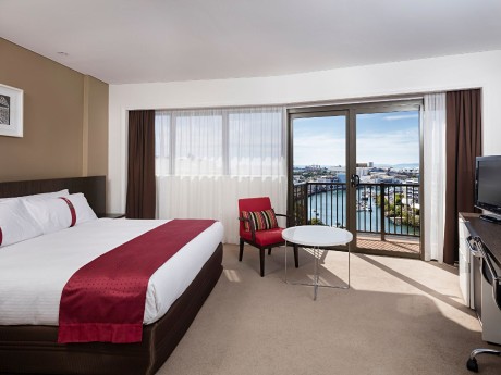 Grand Chancellor Townsville Room