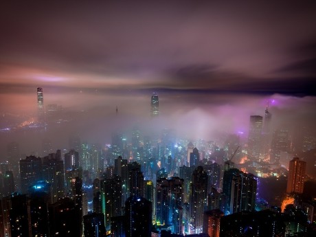 Hongkong von oben im Nebel