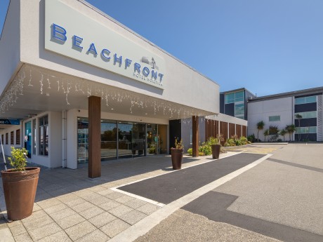 Beachfront Hotel_Neuseeland_Front Entran